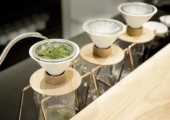 (設備牌照轉讓) 北角高潛力靚位新淨茶飲店
